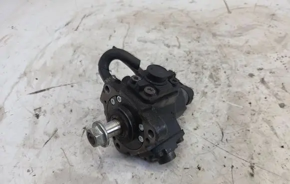 Saab 9-3 Ver2 Fuel injection high pressure pump 0445010233