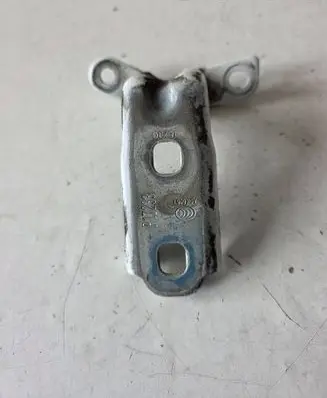 Opel Astra K Rear door upper hinge