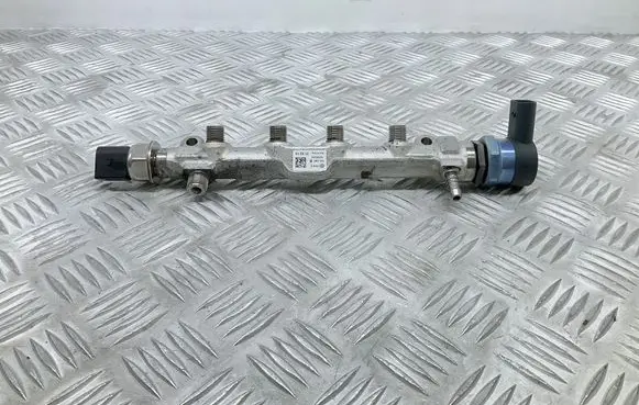 Audi A3 S3 8V Fuel pressure regulator 04L089B 057130764AB 04L906054