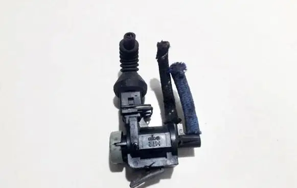 Audi A3 S3 8P Turbo solenoid valve 1j0906283