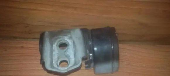 Peugeot 207 Rear door lower hinge