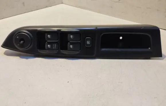 Hyundai Getz Quarter vent window switch 935701C110