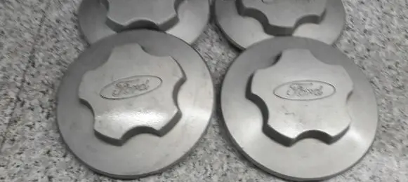 Ford Escort R13 wheel hub/cap/trim 