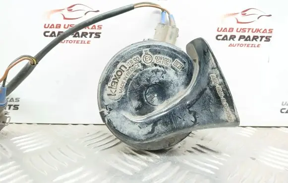 Audi A4 S4 B5 8D Horn signal 0091001