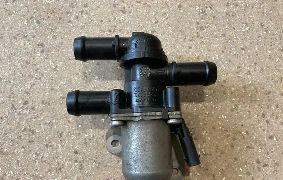 Volvo XC90 Coolant heater control valve 30668672