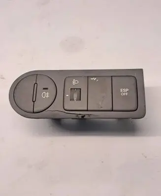 Hyundai H-1, Starex, Satellite Windscreen/window heater switch 621W05010