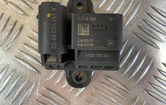Mercedes-Benz E W212 Glow plug pre-heat relay A6519000900 12191034071