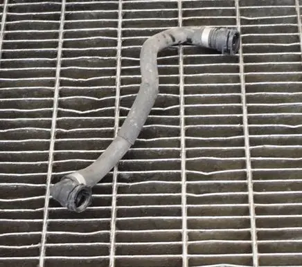 BMW 4 F32 F33 Engine coolant pipe/hose 8573187
