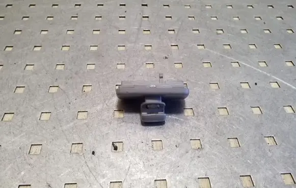 Sun visor clip/hook/bracket