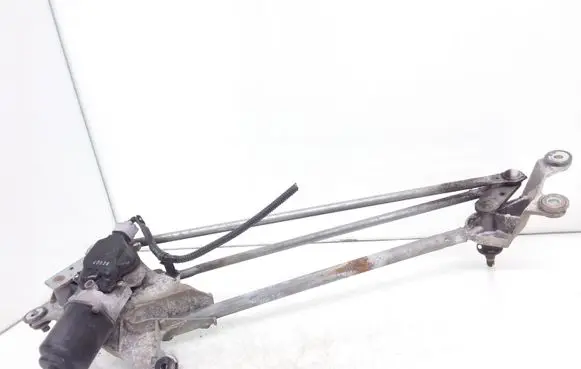 Honda CR-V Front wiper linkage and motor