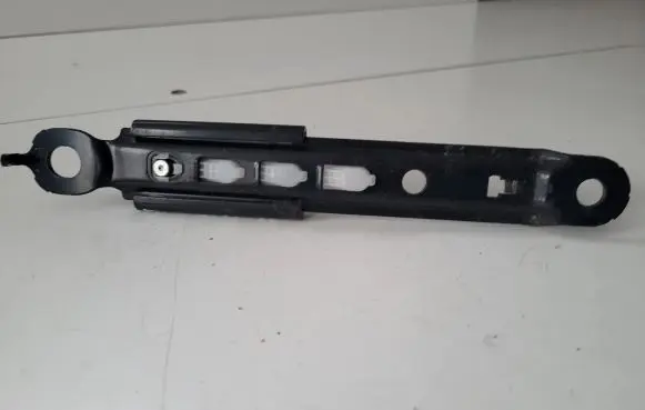 Toyota Avensis T270 Seat belt height adjuster 