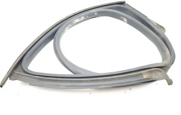 Maserati Ghibli Rear door rubber seal (on body)