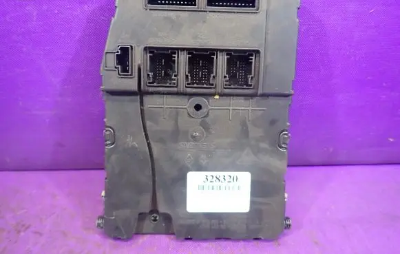 Renault Megane II Fuse box set 8200306434