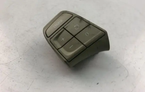 Volvo XC60 Steering wheel buttons/switches 30768059