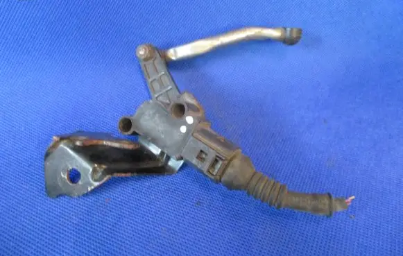 Audi A4 S4 B8 8K Rear air suspension level height sensor 1T0907503A 261010