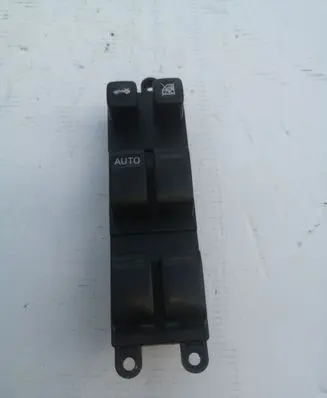 Nissan Primera Electric window control switch 25401AV640 C8DD702N 300904N1