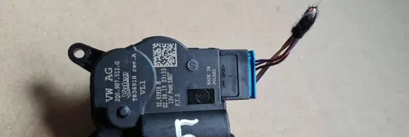 Audi Q3 F3 Air flap motor/actuator 2Q0907511G