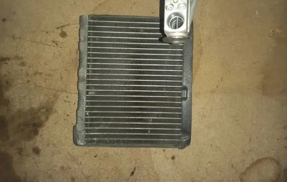 Air conditioning (A/C) radiator (interior)