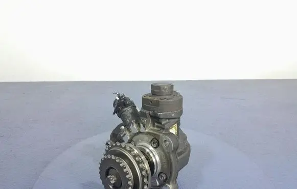 BMW 7 G11 G12 Fuel injection high pressure pump 8599201