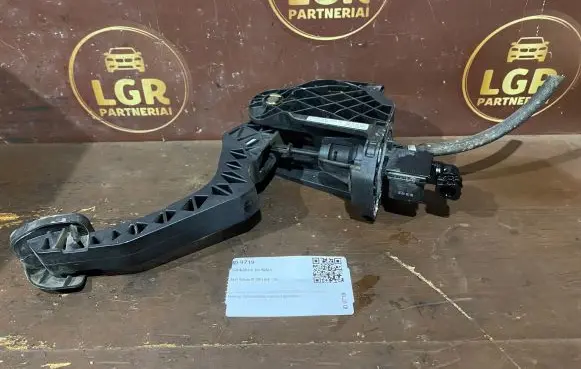 Seat Toledo III (5P) Clutch pedal 1K1721059BF
