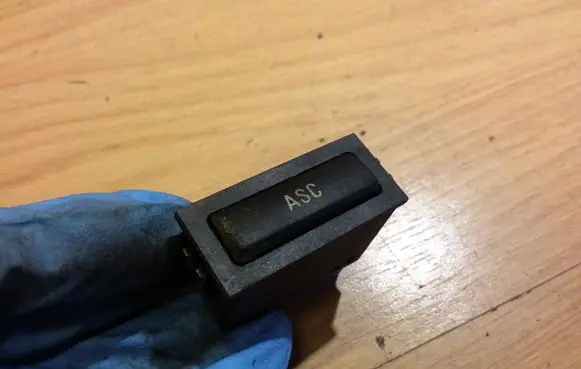 Traction control (ASR) switch