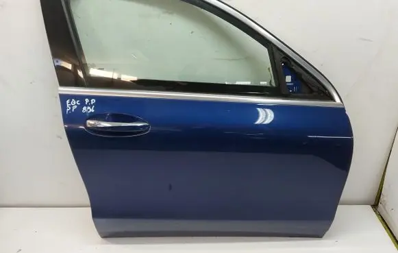 Mercedes-Benz EQC Front door 