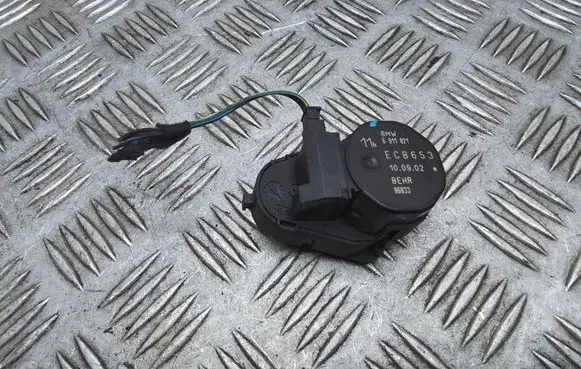 BMW 7 E65 E66 A/C air flow flap actuator/motor 6911821