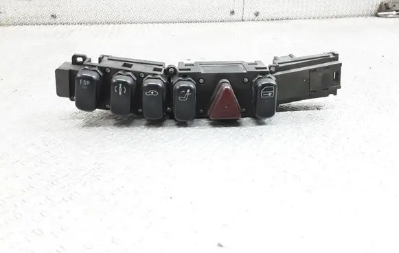 Mercedes-Benz S W220 Hazard light switch 2208214358