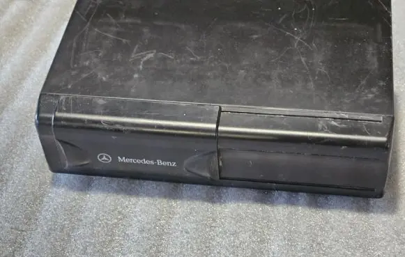 Mercedes-Benz S W140 CD/DVD changer A0028204289 MC3194