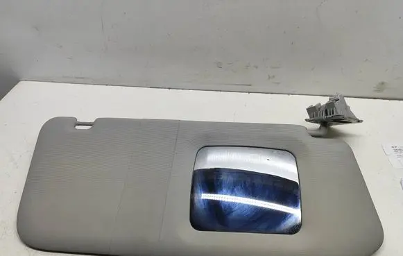 Sun visor