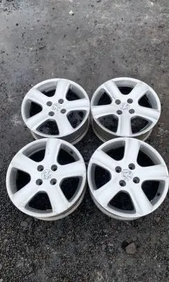 R16 alloy rim