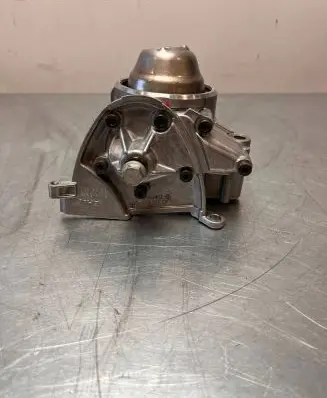 Volkswagen Polo IV 9N3 Oil pump 03D115105G