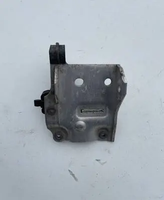 Radiator support slam panel bracket