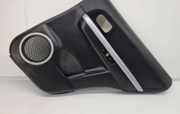 Suzuki Grand Vitara II Rear door card panel trim