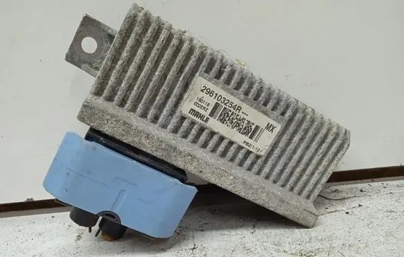 Renault Zoe Glow plug pre-heat relay 296103254R