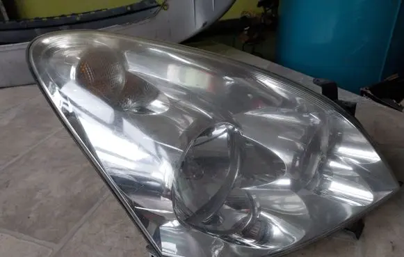 Toyota Corolla Verso AR10 Headlight/headlamp 3124