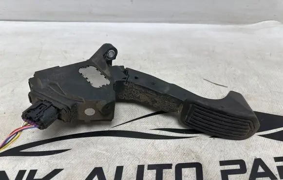 Toyota Auris E180 Accelerator throttle pedal 7811002120 14443121173 16011B