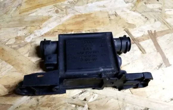 Audi A3 S3 8L Door central lock control unit/module 4A0959981