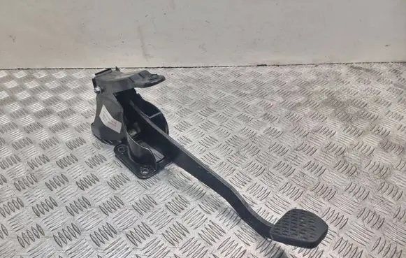 Mercedes-Benz Vito Viano W639 Brake pedal A6392901401