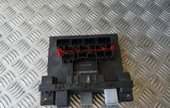 Volkswagen PASSAT B6 Comfort/convenience module 3C8937049E F005V00745