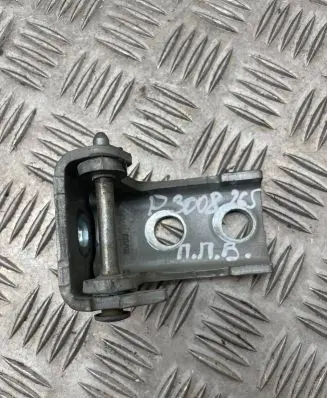 Peugeot 3008 I Front door upper hinge