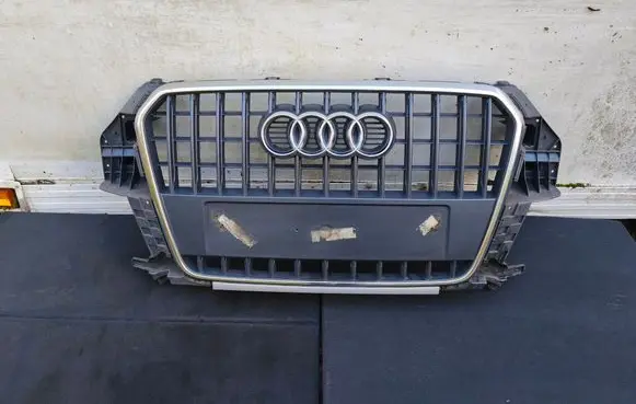 Front bumper upper radiator grill