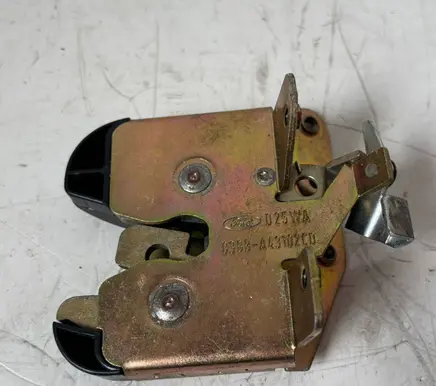 Ford Sierra Tailgate/trunk/boot lock/catch/latch 83BBA43102CD D25WA