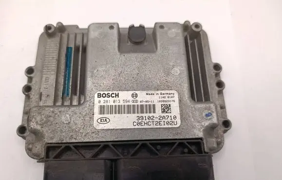 KIA Ceed Engine control unit/module 0281013594 391022A710 1039S23176