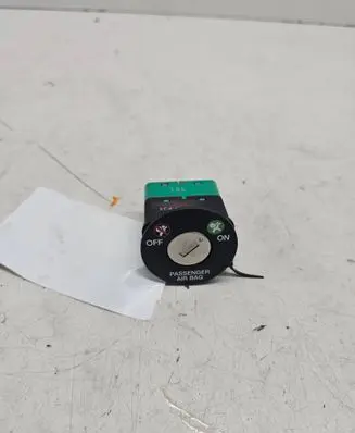 Hyundai Santa Fe Passenger airbag on/off switch 