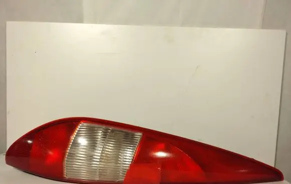 Ford Mondeo Mk III Rear/tail lights 1S7113405C 0374D