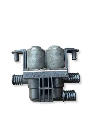 BMW 5 E39 Coolant heater control valve 8374995 1147412137