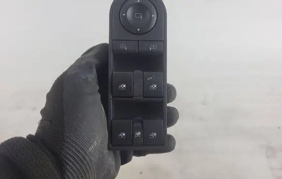 Opel Zafira B Electric window control switch 03459416 13209204 0320