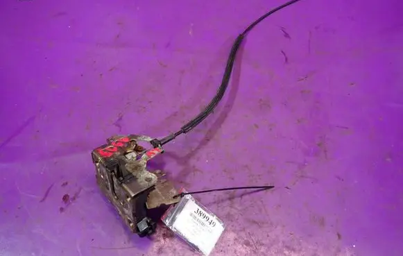 Renault Clio II Front door lock 