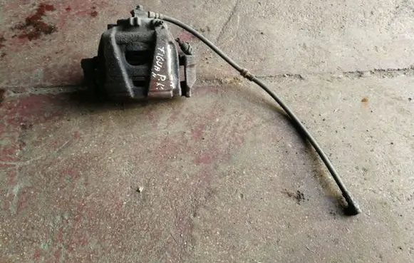 Volkswagen Tiguan Front brake caliper